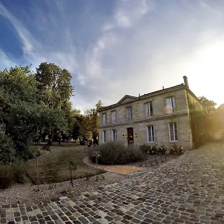 Château Ormes De Pez Couette-café 3*