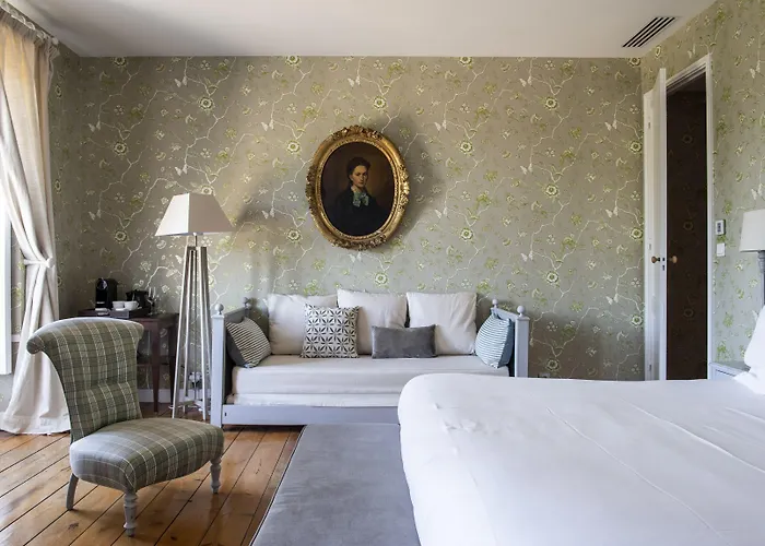 Chateau Ormes De Pez Bed and Breakfast 3*