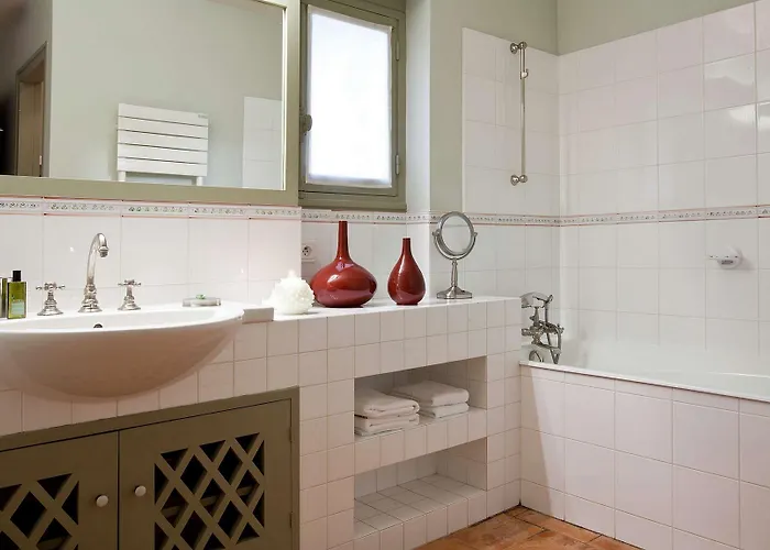 Bed and Breakfast Chateau Ormes De Pez 3*